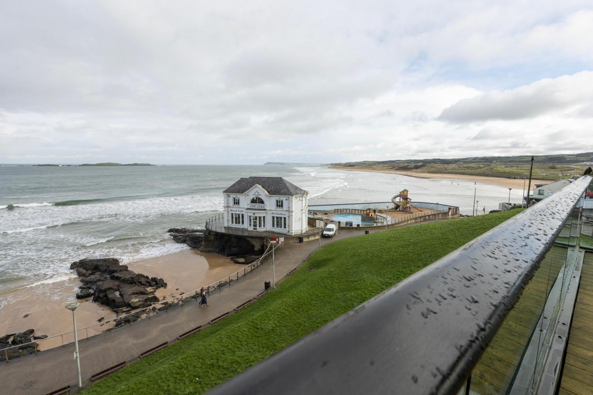 55 North Apartments Portrush Exterior photo