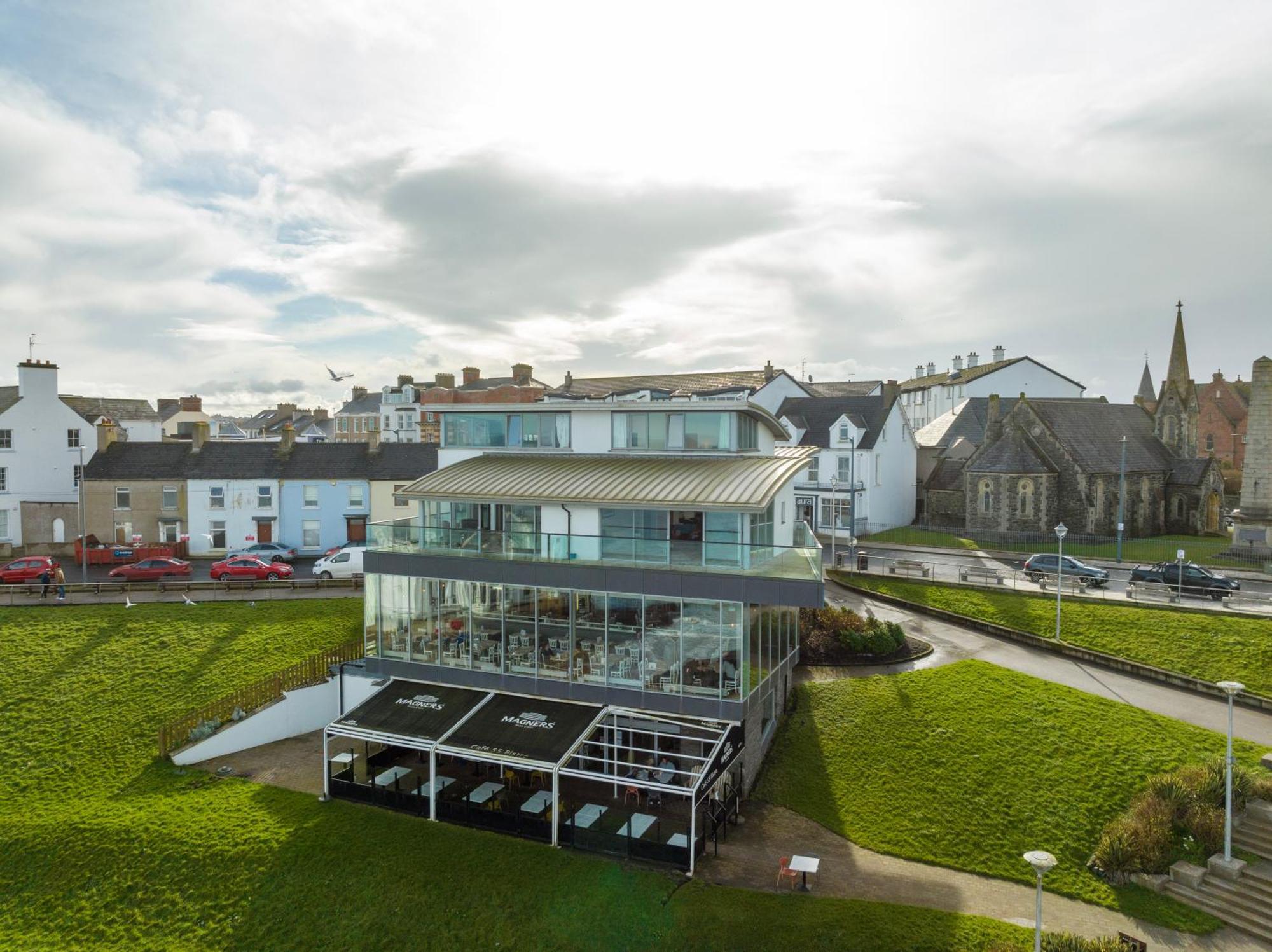 55 North Apartments Portrush Exterior photo