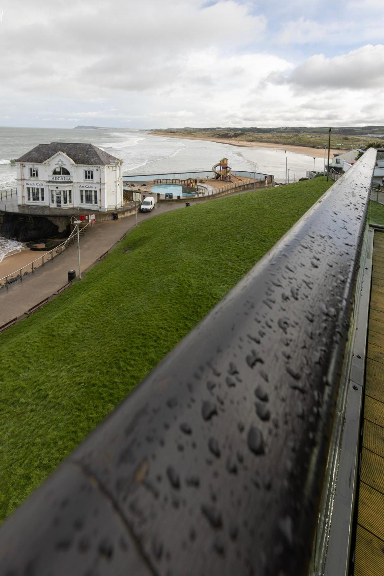 55 North Apartments Portrush Exterior photo